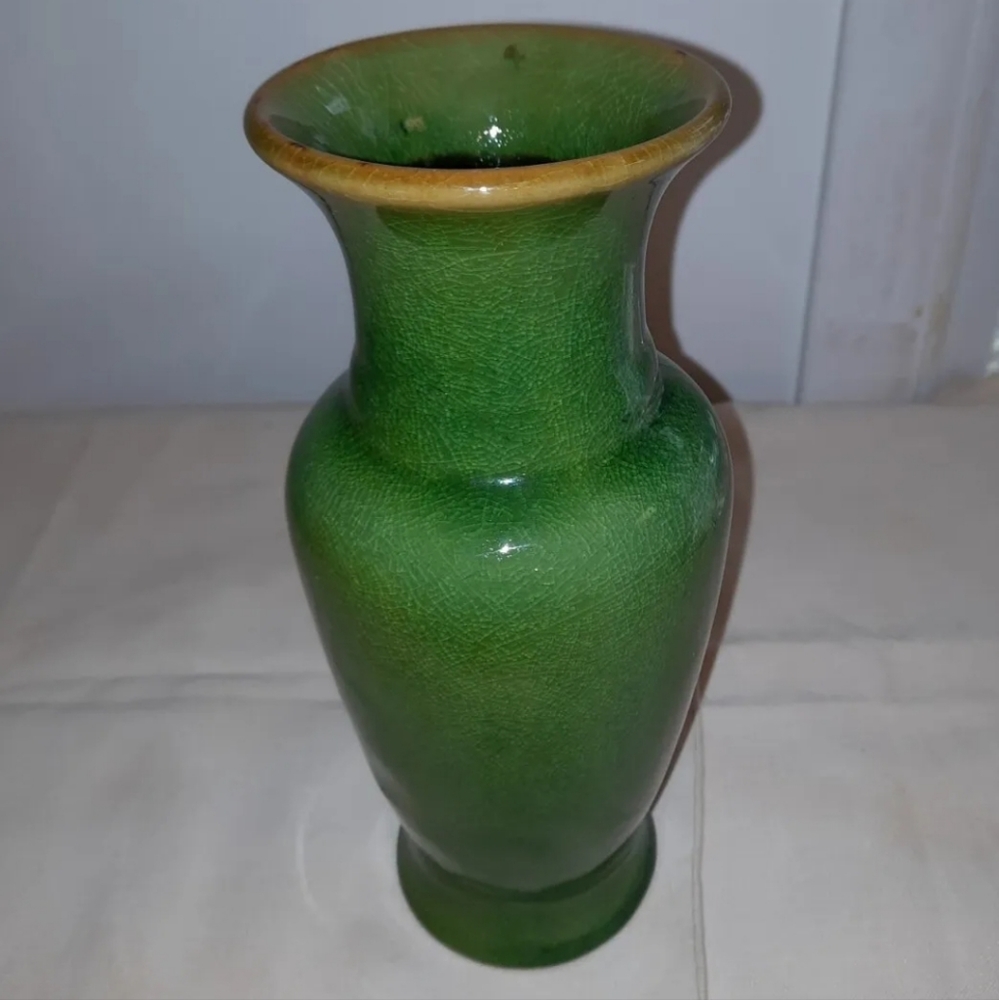 Vintage MCM Green crackle glaze Fishtail vase
